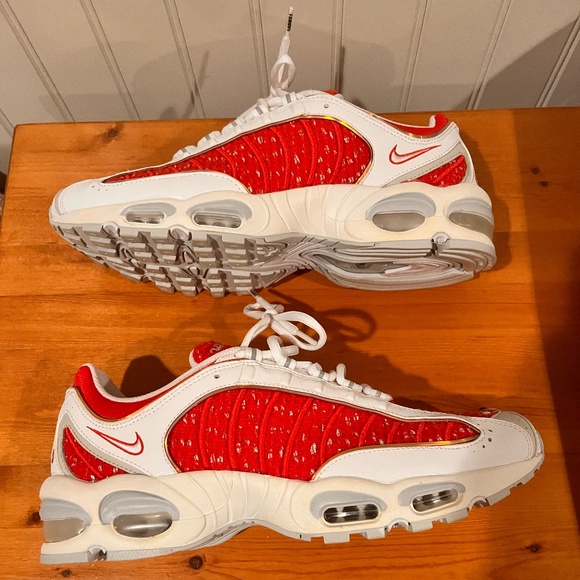 Supreme x Air Max Tailwind 4 University Red